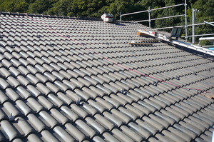 瓦を葺きました