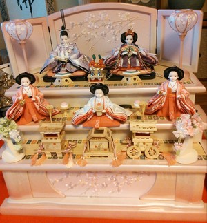 ひな人形