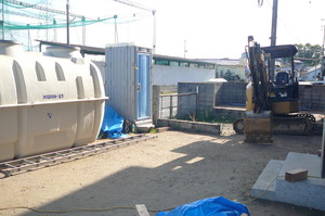 21人槽大物浄化槽いよいよ埋設