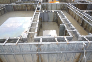 基礎型枠も完璧・福山市手城町新築工事　最後のコンクリート工事終了。