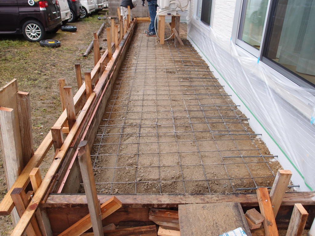 尾道市：ウッドデッキと目隠しフェンスを設置　外構工事