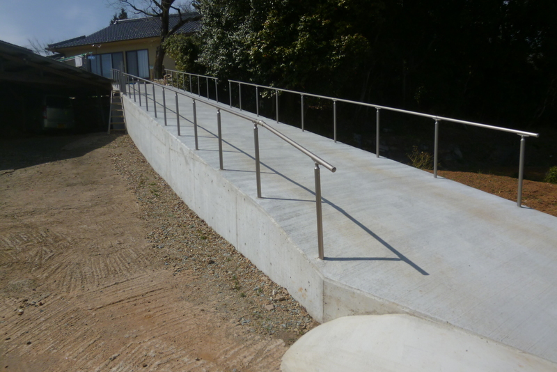 でこぼこ坂道が変身